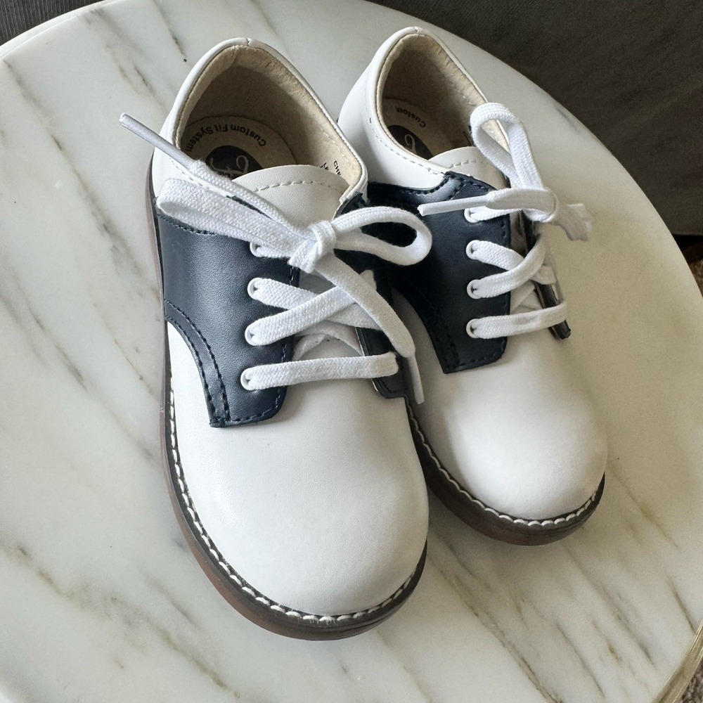 Footmates Cheer Toddler/ Kids ~ White/Navy Leather Shoes ~ Size 9 ~ NEW !